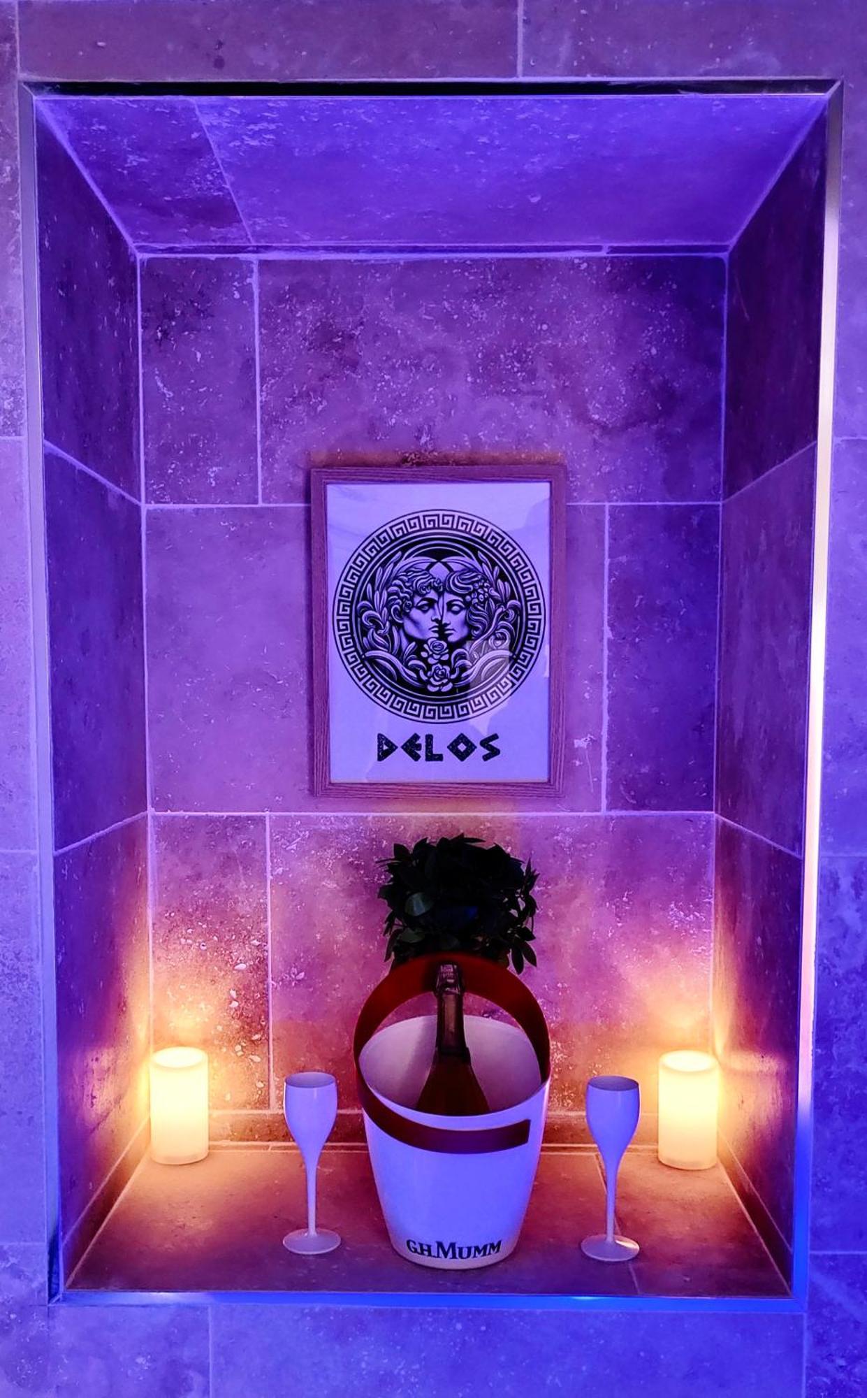 - La Suite Delos - Jacuzzi 2 Places - Centre Ville A Pied - Lit Queen Size - Parking Privee - Wifi - City Center Within Walking Distance - Quimper Exterior photo